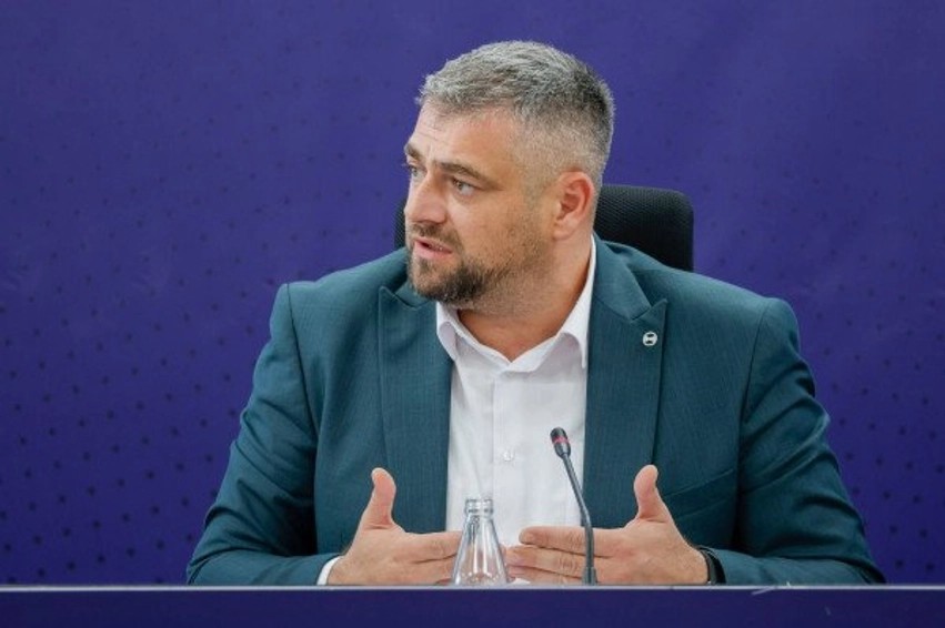 Forcimi i bashkëpunimit: Mbahet takimi inaugurues i “Tryezës me partnerët socialë”