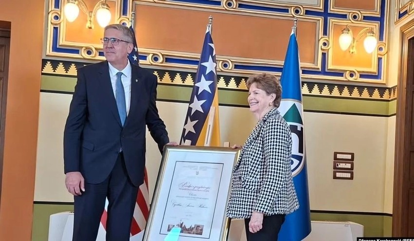 Senatorja amerikane Jeanne Shaheen nderohet në Sarajevë, konfirmohet vizita e delegacionit të Kongresit në Kosovë