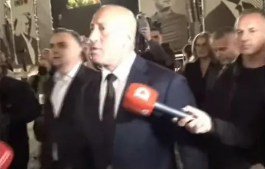 Haradinaj dhe deputetët e AAK-së i bashkohen protestës qytetare në shesh