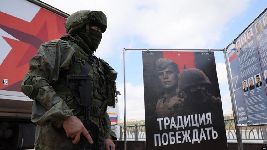 Mungesa e trupave në front: Moska shmang mobilizimin masiv, por intensifikon metodat e dhunshme dhe kontratat