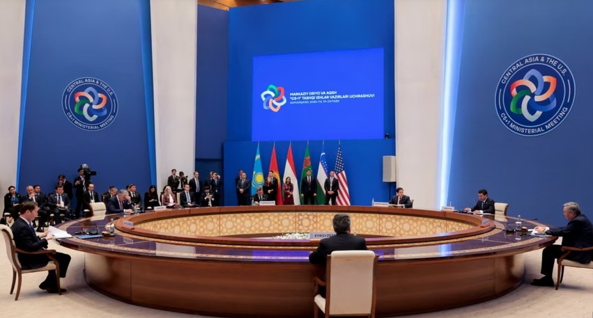 Vizita historike e sekretarit amerikan në Azinë Qendrore: Fokus te ekonomia, por sfidat mbeten