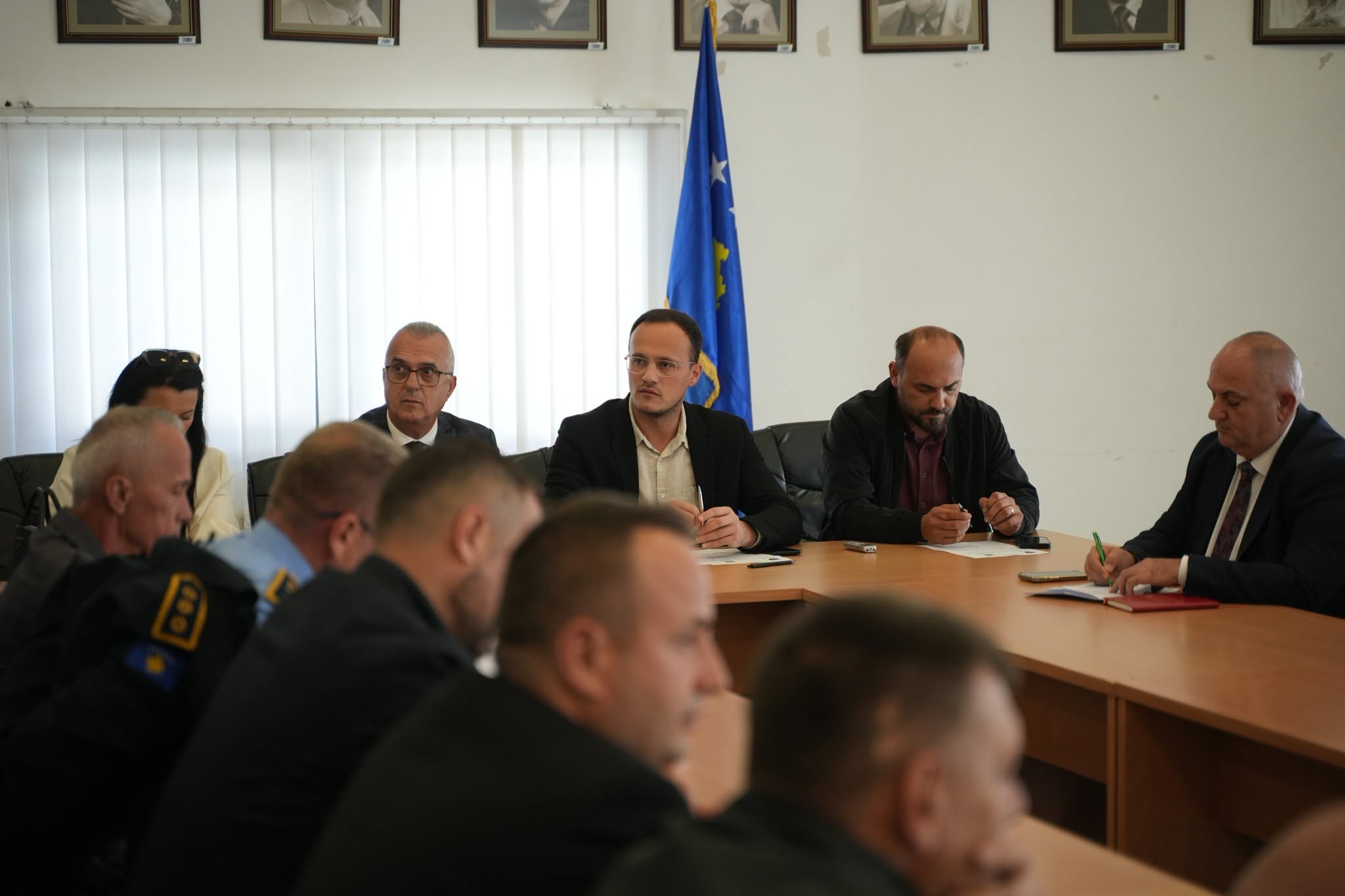 Tragjedia në Gjilan: Kryetari Alban Hyseni kërkon masa urgjente dhe prani të shtuar të policisë në shkolla