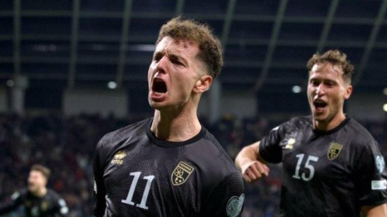Formacion rrënjësisht i ndryshuar nga Foda kundër Izraelit, Asllani dhe Rrahmani udhëheqin repartin ofensiv