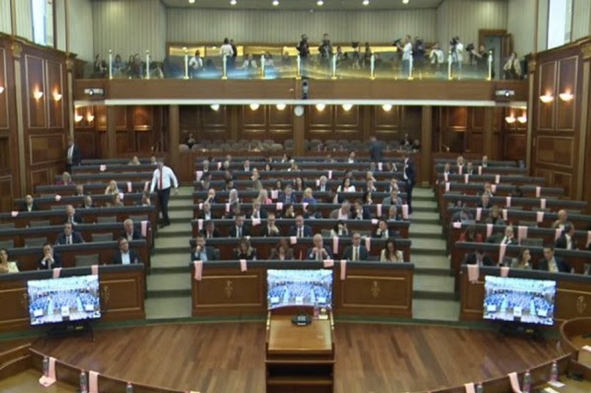 Byroja për Pasurinë: Kuvendi rrëzon shumicën e propozimeve të PDK-së, miratohet vetëm një amendament