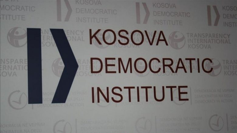 KDI bën thirrje për protesta pa dhunë: Vota e deputetëve nuk duhet të kushtëzohet fizikisht