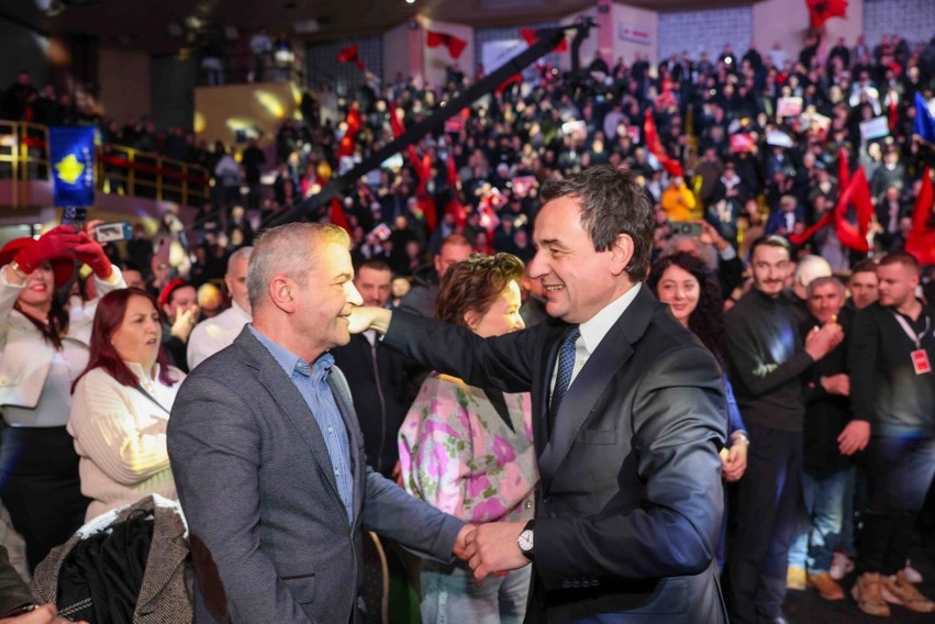 Reagimi i fortë i Luan Gacaferrit: Çfarë fshihet pas protestave të OVL-UÇK-së dhe kërkesat ndaj Qeverisë