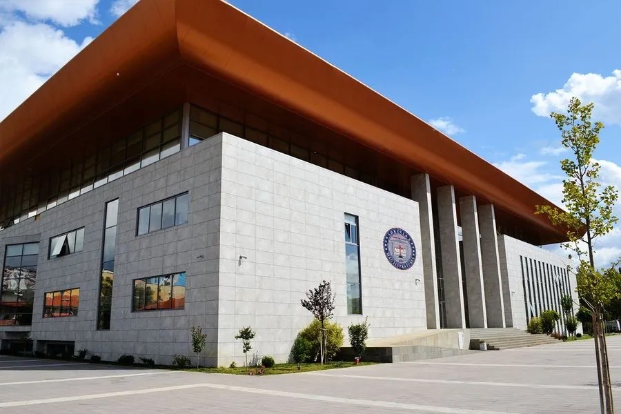Valë kërcënimesh me email në Shqipëri: Kërkohet njohja e Kosovës si territor serb nën ndryshe paralajmërohen sulme