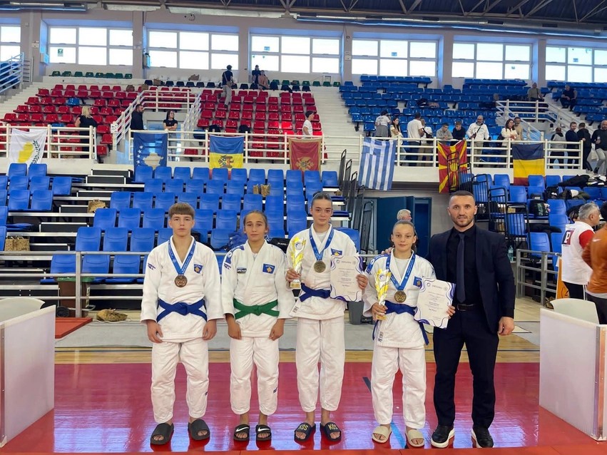 Sukses historik i Kosovës në Greqi: Xhudistët e rinj rrëmbejnë tri medalje në Ballkanik