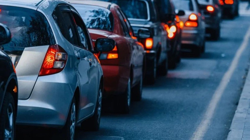 Reforma fiskale për 2027: Hiqet taksa e qarkullimit për karburantet, rriten detyrimet për automjetet dhe përfshihen mjetet elektrike