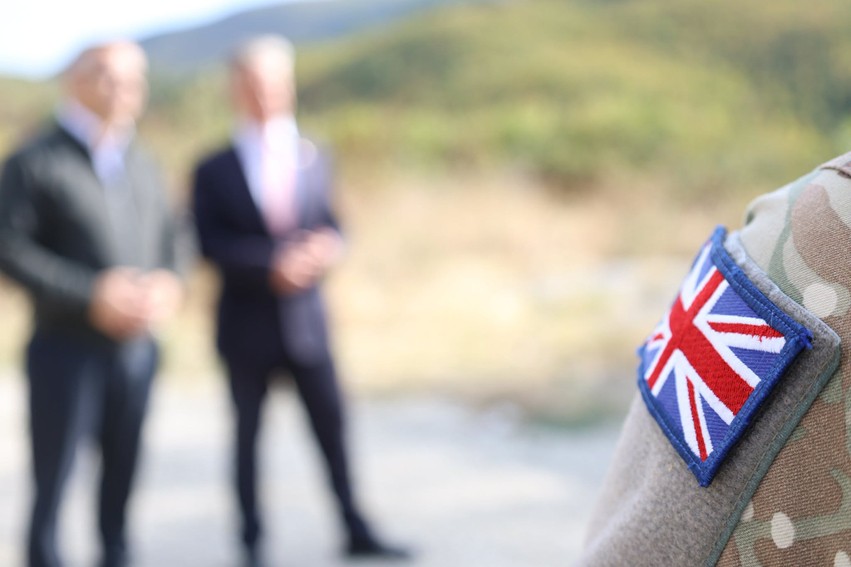 Ambasadori britanik pas zhvillimeve në Hagë: Londra do të mbrojë fuqishëm shtetësinë dhe të ardhmen e Kosovës