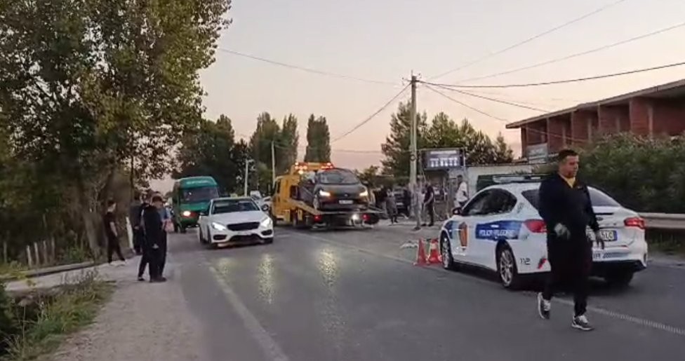 Tragjedi në rrugën Tapizë–Fushë-Krujë: Humb jetën i riu 22-vjeçar, plagoset drejtuesi 18-vjeçar