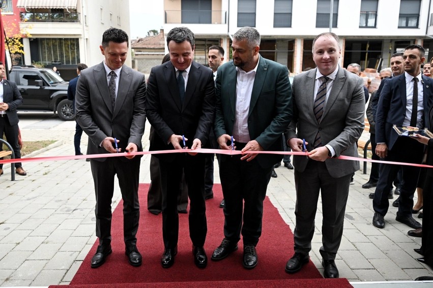 Gjakovë: Përurohet selia e re e Zyrës së Punësimit, Kurti shpall synimin për uljen e papunësisë në shifra njëshifrore