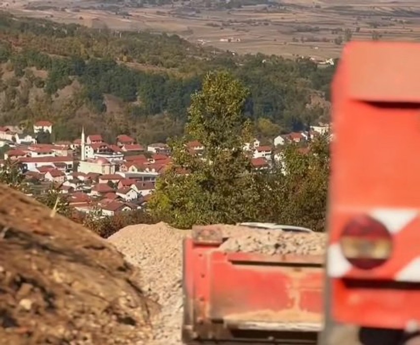 Gjilan: Nis asfaltimi i rrugës Bukovik–Dobërçan, investim prej 370 mijë eurosh