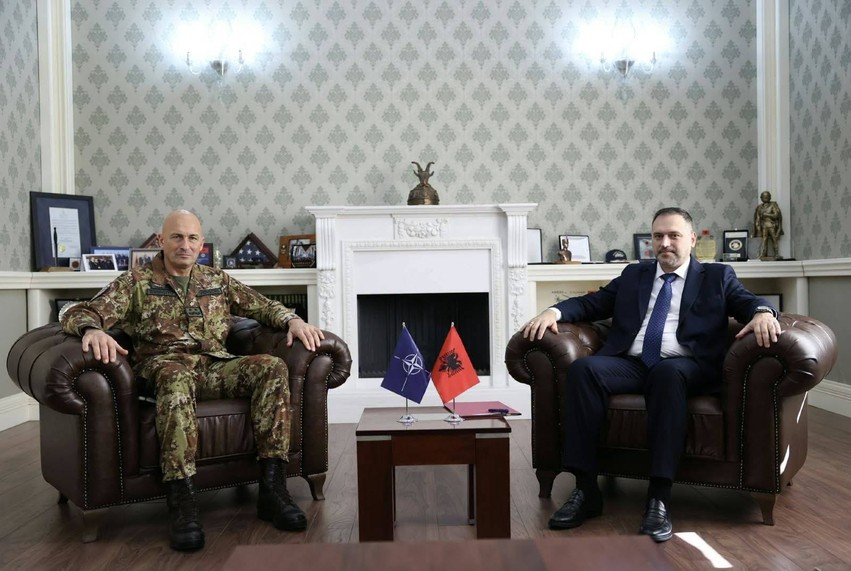 Bashkëpunimi dhe siguria në rajon në fokus: Komandanti i KFOR-it pritet në takim nga ministri shqiptar i Mbrojtjes