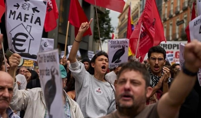 Kriza e strehimit në Spanjë: Dhjetëra qytete përgatiten për protesta masive pas rrëzimit të dekreteve në parlament