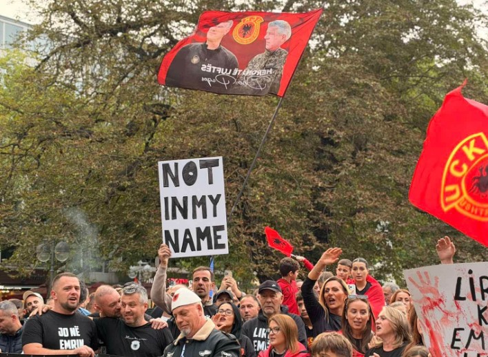 Valë pakënaqësie në Suedi: Mërgata shqiptare në Malmö proteston kundër vendimit të Speciales për ish-krerët e UÇK-së