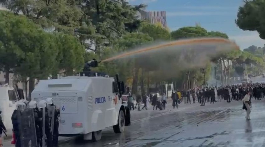 Protesta e sotme: Ministria e Shëndetësisë jep bilancin, mes të lënduarve një deputet, policë dhe gazetarë
