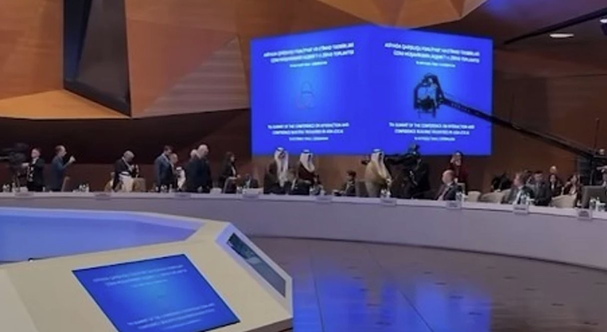 Samiti i Bakus: Disa shtete braktisin sallën gjatë fjalimit të presidentit izraelit