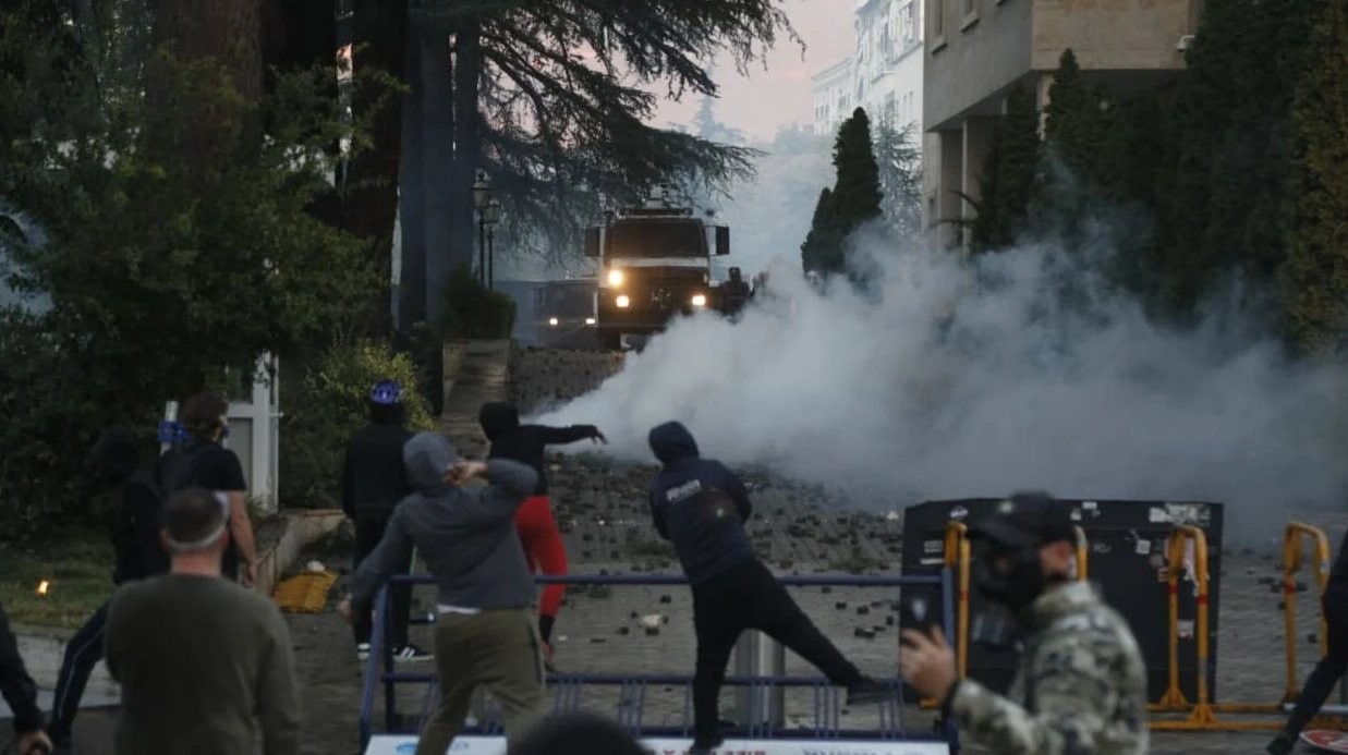 Bilanci i protestës në kryeqytet: 68 të arrestuar, mes tyre edhe 7 të mitur, si dhe 22 të proceduar