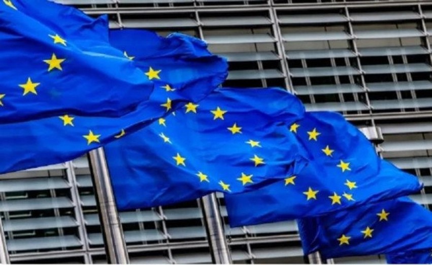 Afrimi i qëndrimeve me Brukselin: Si synojnë institucionet e Kosovës të sqarojnë miratimin e ligjit për Dhomat e Specializuara?