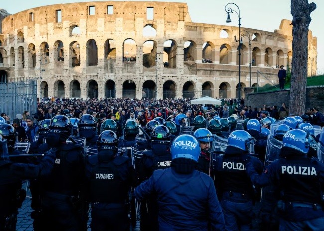 Valë masive protestash në Itali: Përplasje të dhunshme në Romë e Torino, mbi një milion qytetarë në rrugë