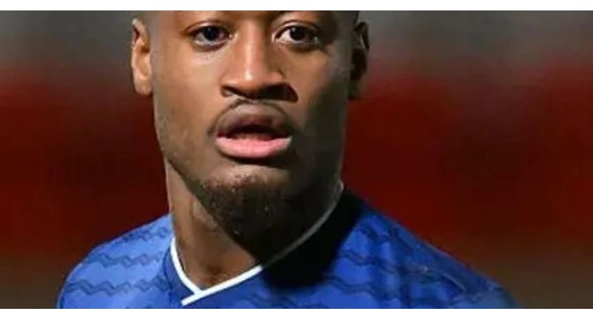 Shkelja e rregullores së basteve i kushton shtrenjtë futbollistit të Evertonit, Martin Sherif