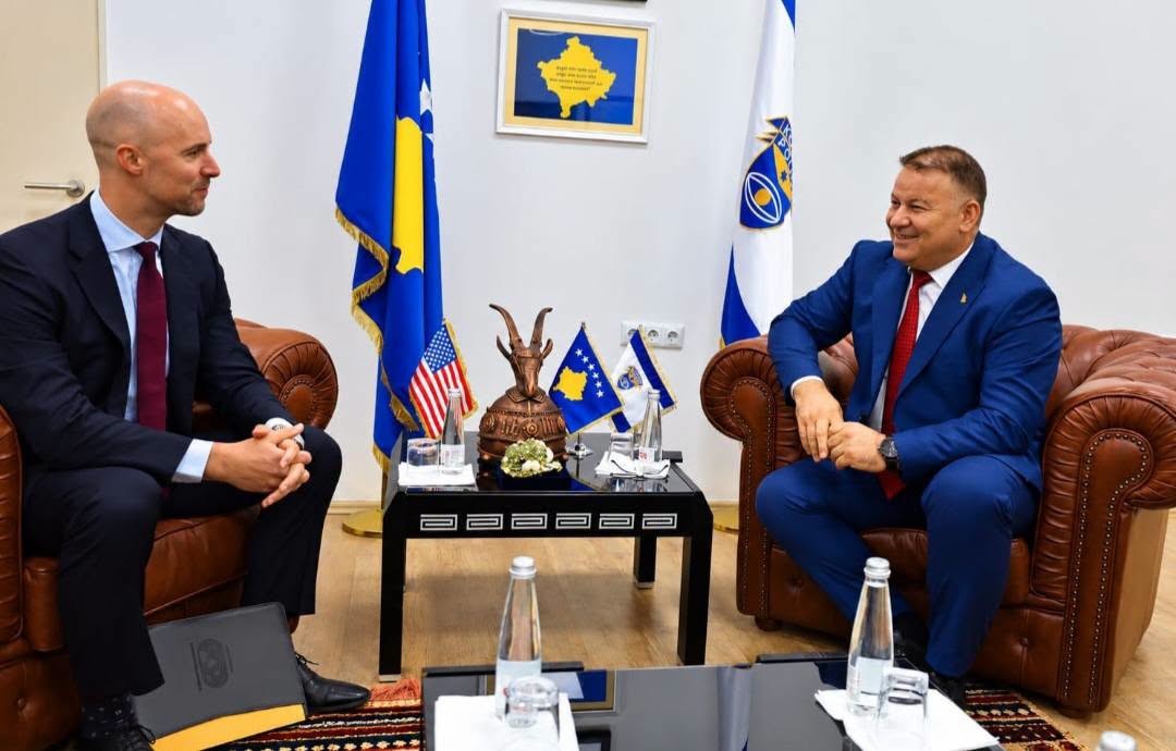Partneritet strategjik: Policia e Kosovës dhe FBI-ja zotohen për thellim të bashkëpunimit në luftën kundër krimit
