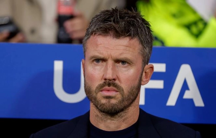 Manchester United nis kërkimin për pasardhësin e Michael Carrick: Tri profile në tavolinë