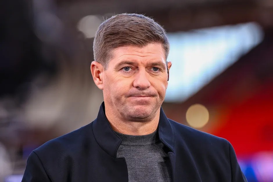 Steven Gerrard gati për sfidën e re, stoli i Wrexhamit lëkundet për Phil Parkinsonin