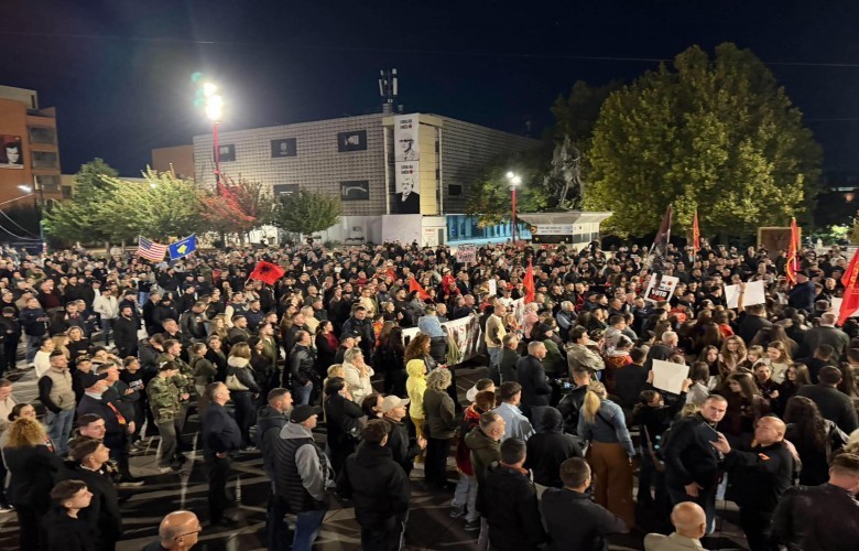 Nata e 19-të e protestave në Prishtinë: Kërkohet fuqimisht ndryshimi i Ligjit për Gjykatën Speciale