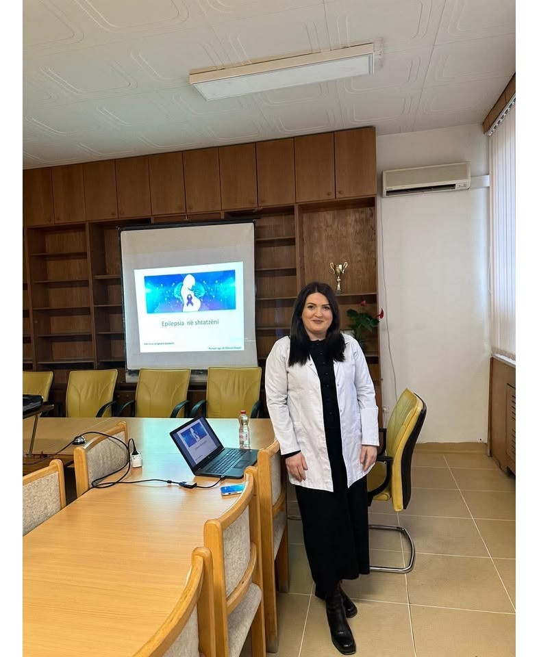 Stafi mjekësor i Mitrovicës shton radhët, dr. Edona Shaqiri i bashkohet Spitalit të Përgjithshëm