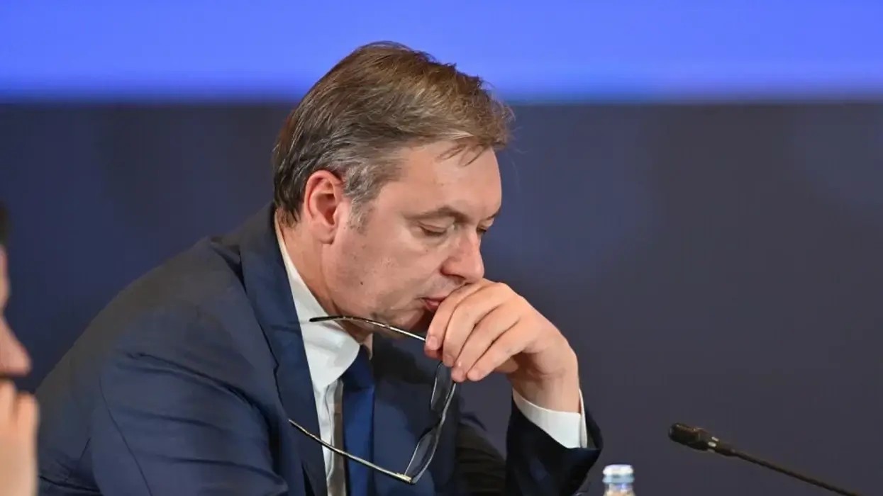 Nga ministër i Millosheviqit te humbja e pushtetit: Portreti i një 14-vjeçari politik në Serbi