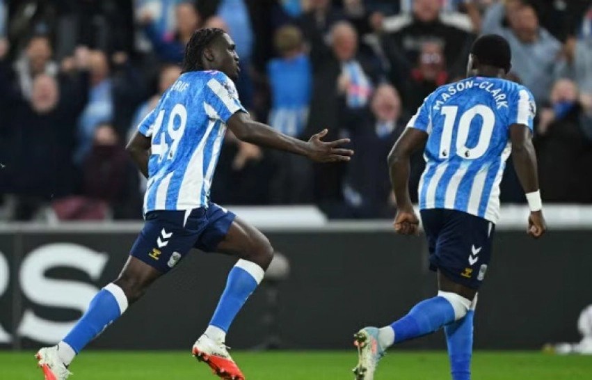 Kthim historik në Premier League: Coventry shkatërron Newcastle dhe merr tri pikë jetike për mbijetesë