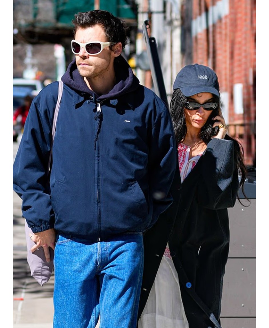 Nga një distancë por me të njëjtën shije: Harry Styles dhe Zoë Kravitz diktojnë modën e vjeshtës në New York