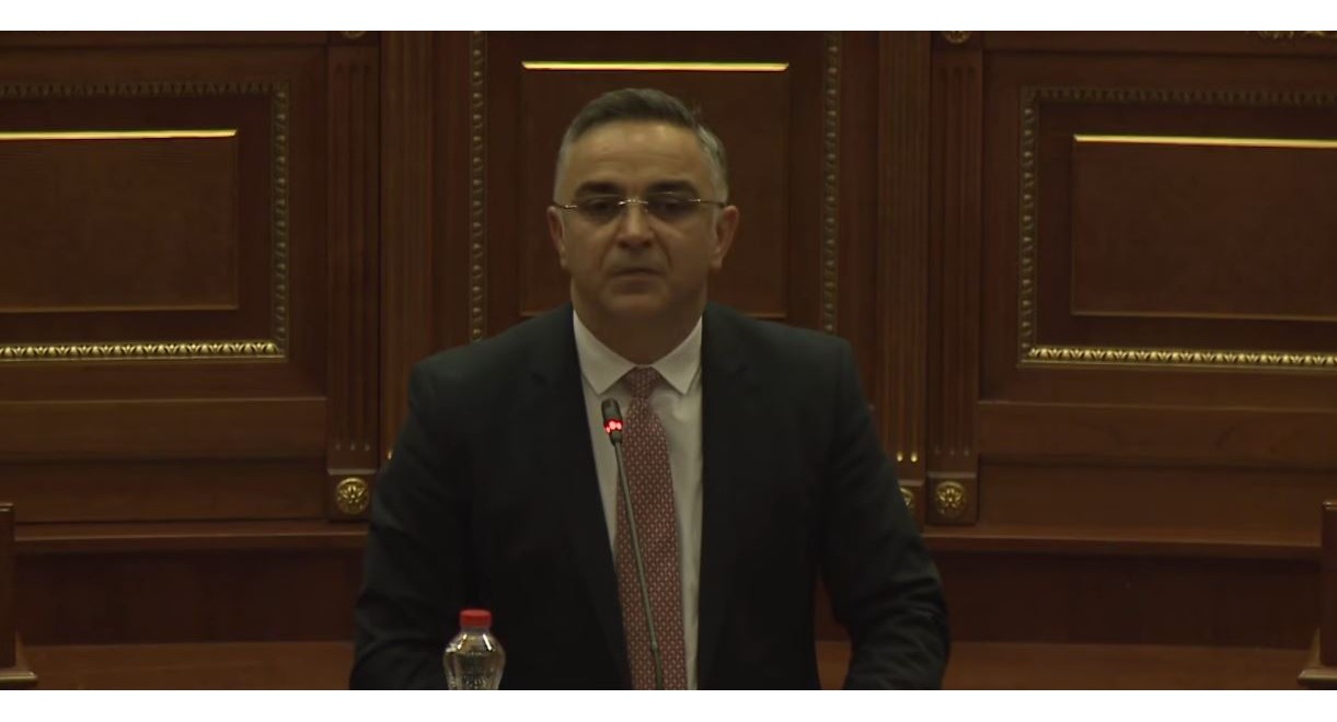 Tahiri: Kuvendi duhet të ketë qëndrim për vendimin e Hagës, kërkon seancë dhe komision ad-hoc