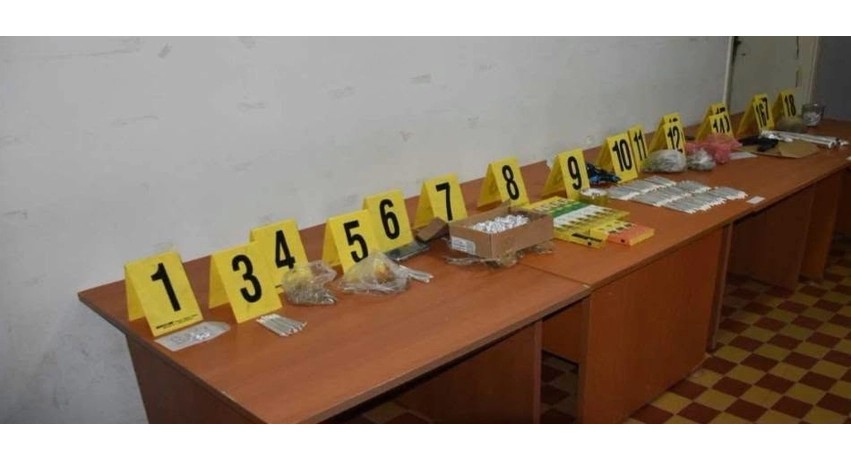 Operacion antidrogë në Podujevë: Zbulohet armë, marihuanë e kokainë, vihet në pranga një i dyshuar