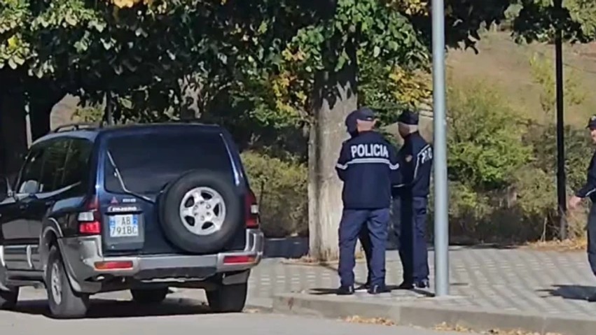 Protesta në Kukës: Policia shoqëron disa persona, prania e prindërve dhe psikologëve e detyrueshme për të miturit