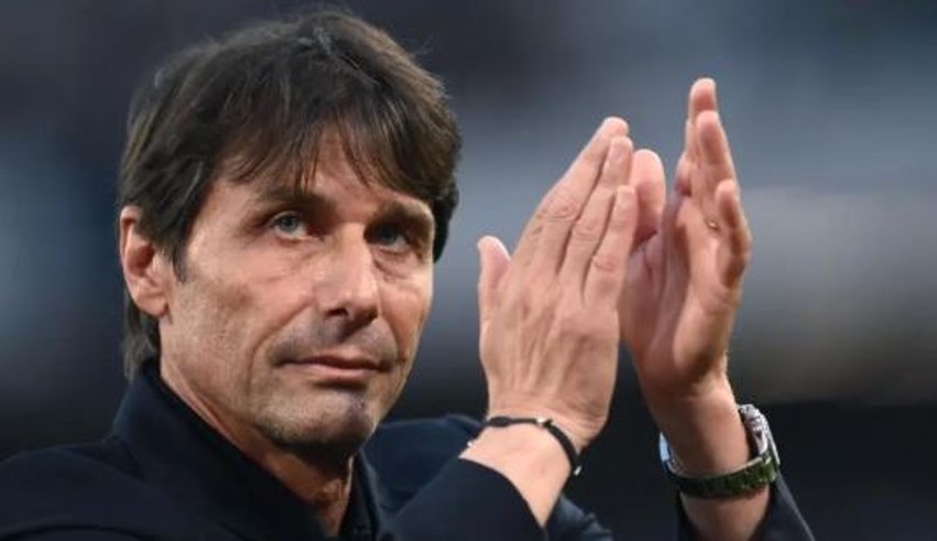 Stoli i Manchester United lëkundet pas disfatës ndaj Como, Antonio Conte vendos dy kushtet për të marrë drejtimin