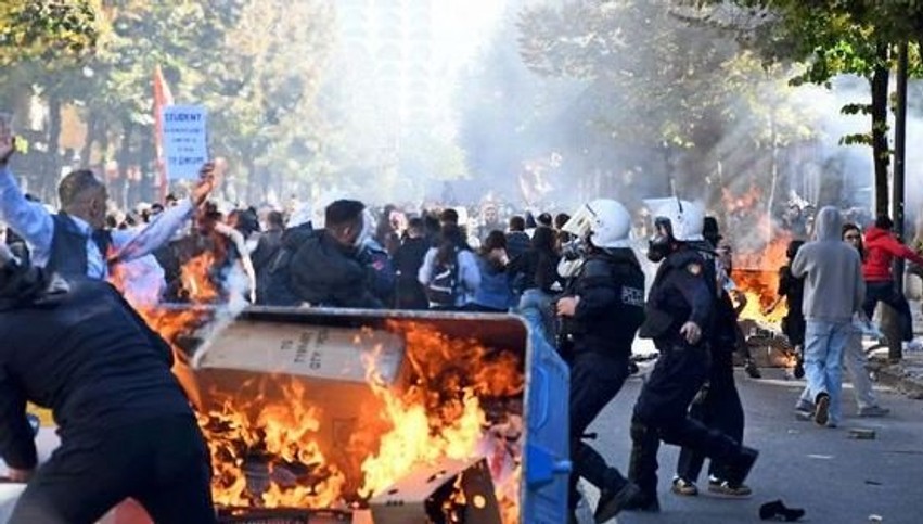Kriza në Shqipëri, shtypi austriak: Protestat studentore bëhen të dhunshme, kërkohet largimi i kryeministrit Rama