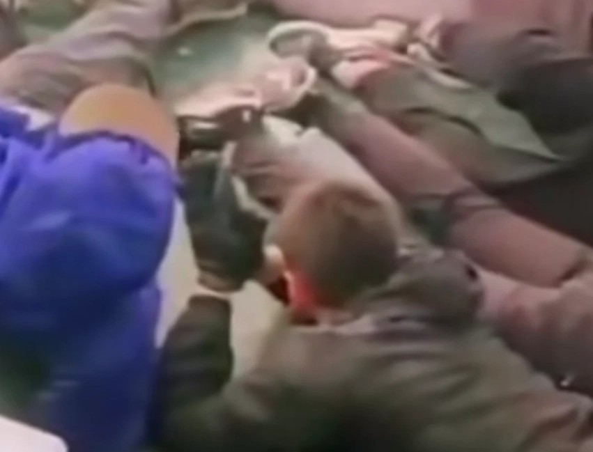 Pamjet e protestuesve të shtrirë përtokë, Policia e Shtetit jep sqarimin zyrtar