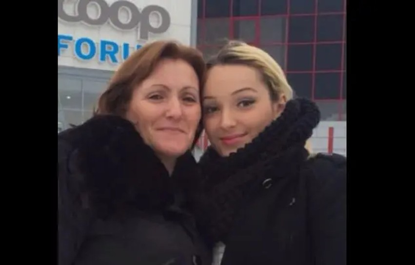 Tragjedia në Pejë: Nëna e Liridona Ademajt solidarizohet me familjen Zekaj pas humbjes së rëndë