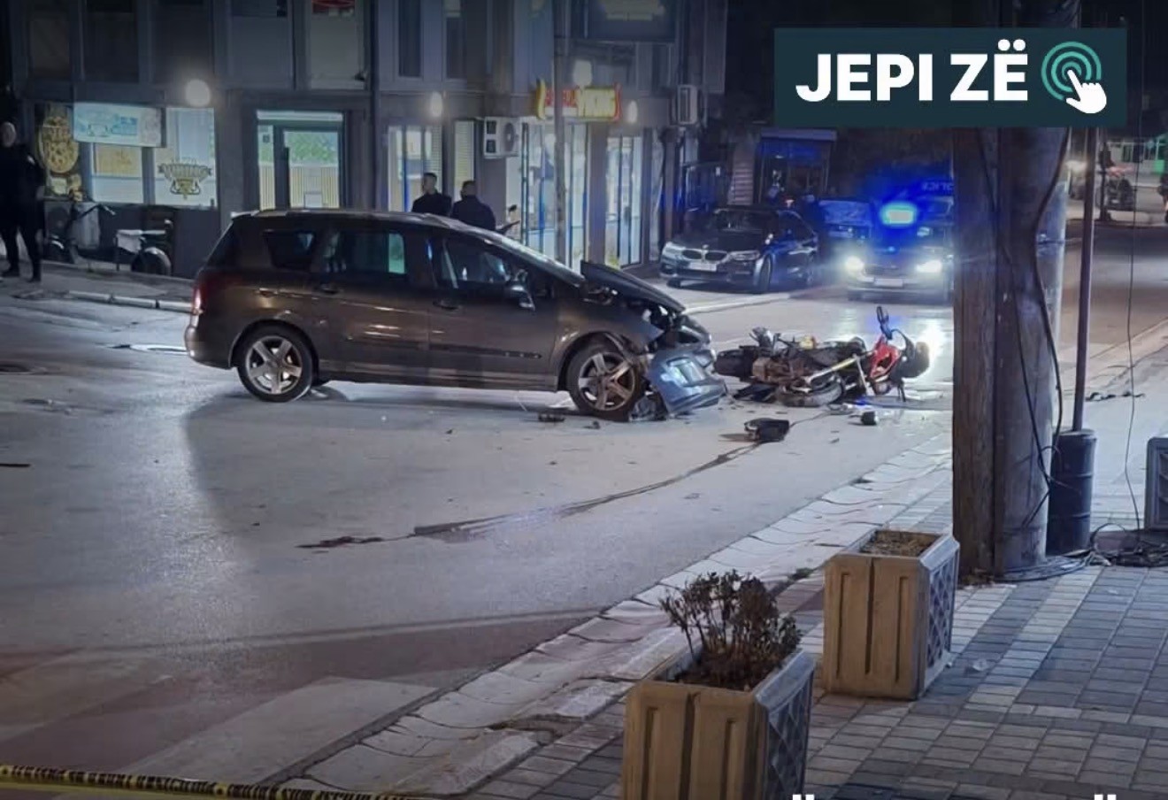 Përplasje e rëndë në Mitrovicë: 41-vjeçari pëson hemorragji cerebrale dhe dërgohet me urgjencë në QKUK