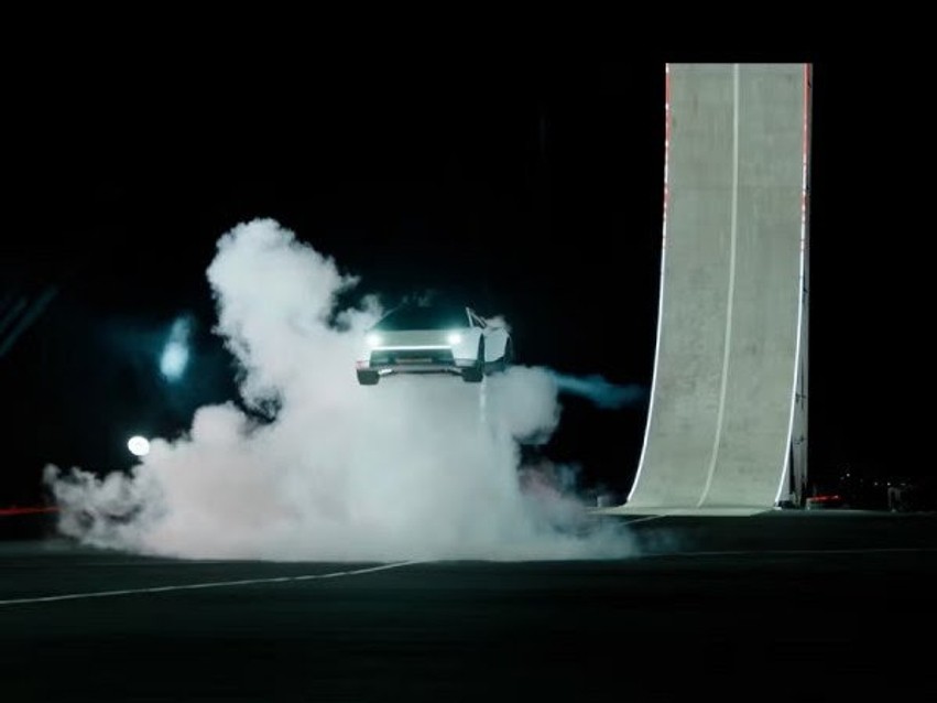 Inovacion ekstrem: Tesla Roadster i ri befason botën duke fluturuar me teknologjinë e SpaceX