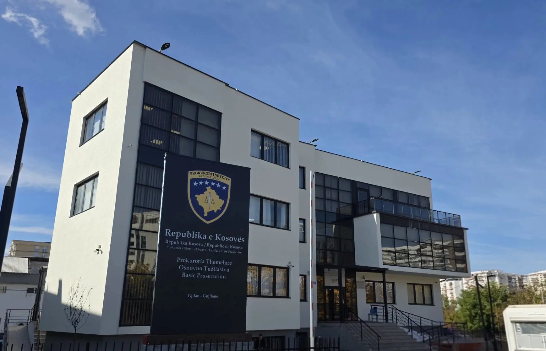 Tragjedia në Pogragjë: Detaje të reja nga Prokuroria për 53-vjeçarin që qëlloi për vdekje të birin