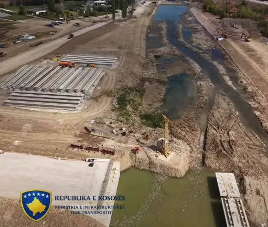 Mitrovica drejt inaugurimit të urës së re: Punimet hyjnë në fazën përfundimtare