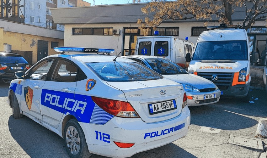 Vrasja e bashkëshortes në vitin 2022: Dëbohet nga Greqia dhe vihet në pranga 38-vjeçari në Durrës