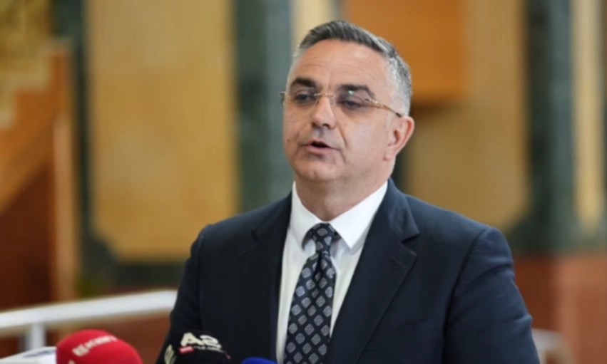Deputeti i AAK-së, Besnik Tahiri: Procedimi i ligjit për Gjykatën Speciale në Kuvend dëmtoi kauzën tonë kombëtare