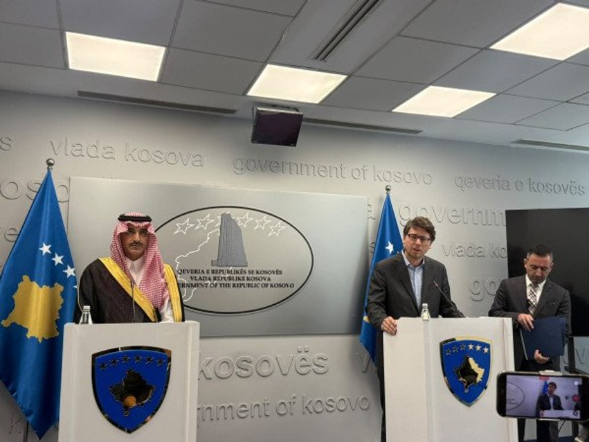 Investim i madh: Fondi Saudit ndan 12.3 milionë euro për rrugën Prishtinë-Mitrovicë dhe hap rrugën për spitalin e ri