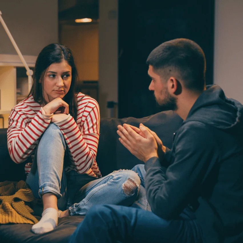 Kur gënjeshtra bëhet realitet për ta: Format e fshehta të manipulimit nga narcistët