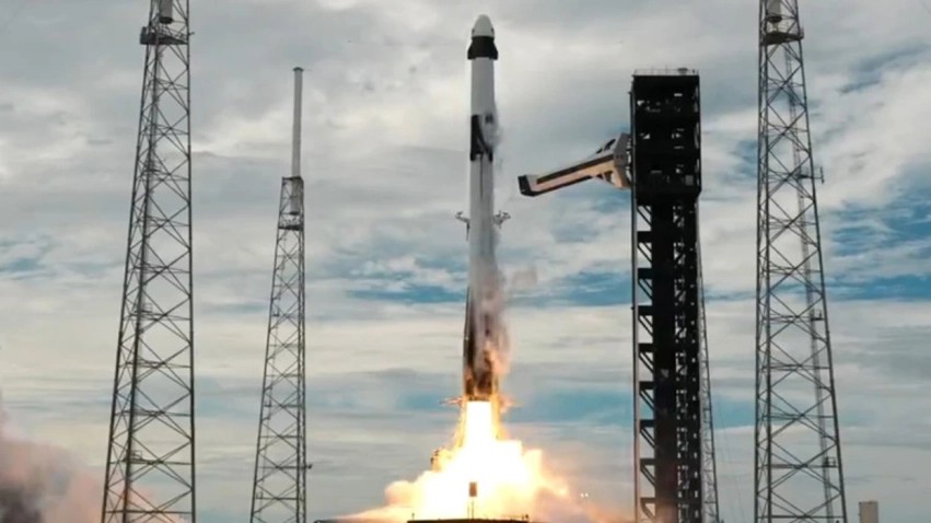 Misioni i ri hapësinor: SpaceX nis katër astronautë drejt Stacionit Ndërkombëtar Hapësinor